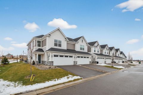 Townhouse For Sale - 1935 Prospect Lane<br/> Carver, MN 55315