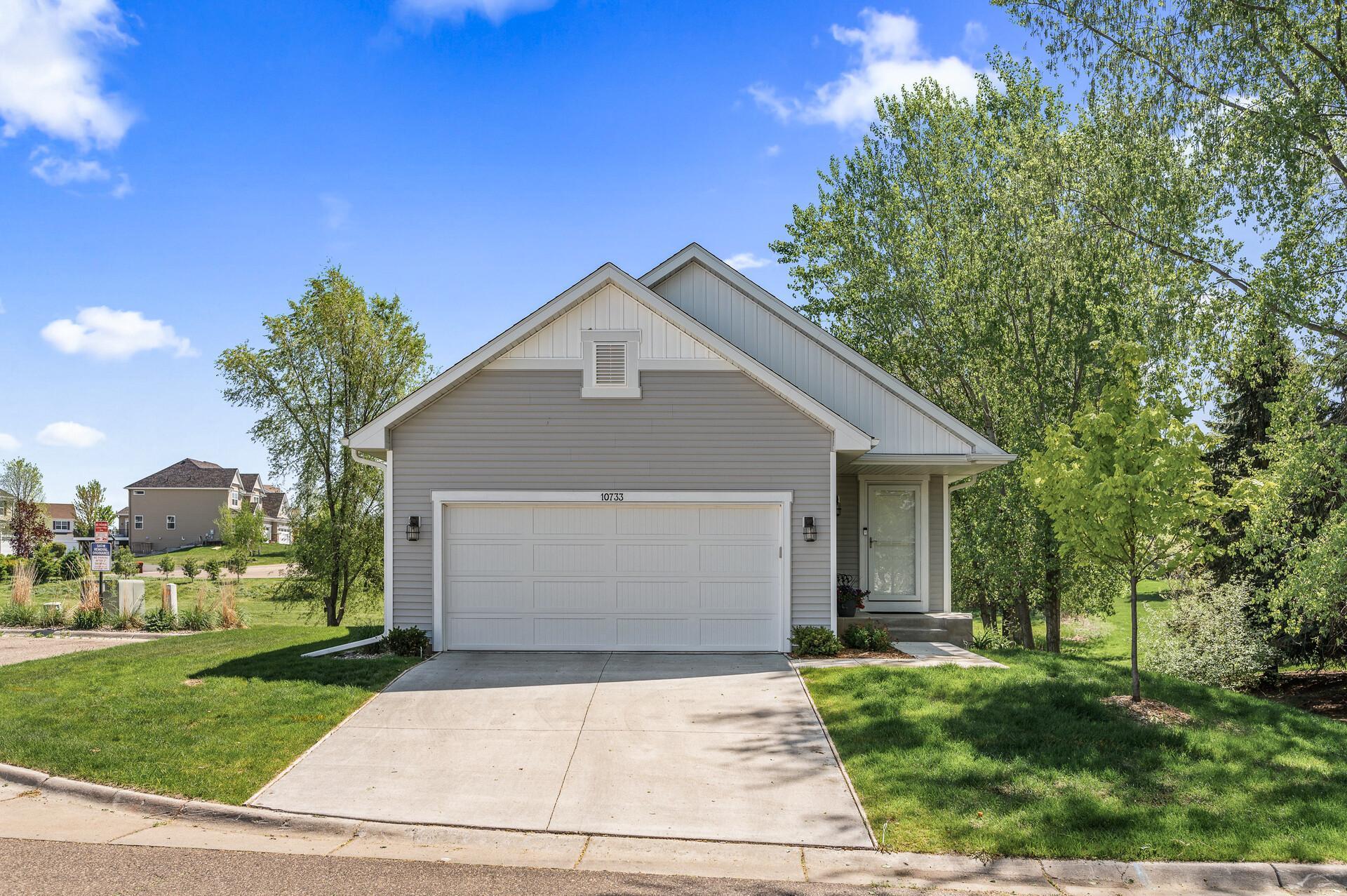10733 Knollwood Lane, Woodbury, Minnesota image 3