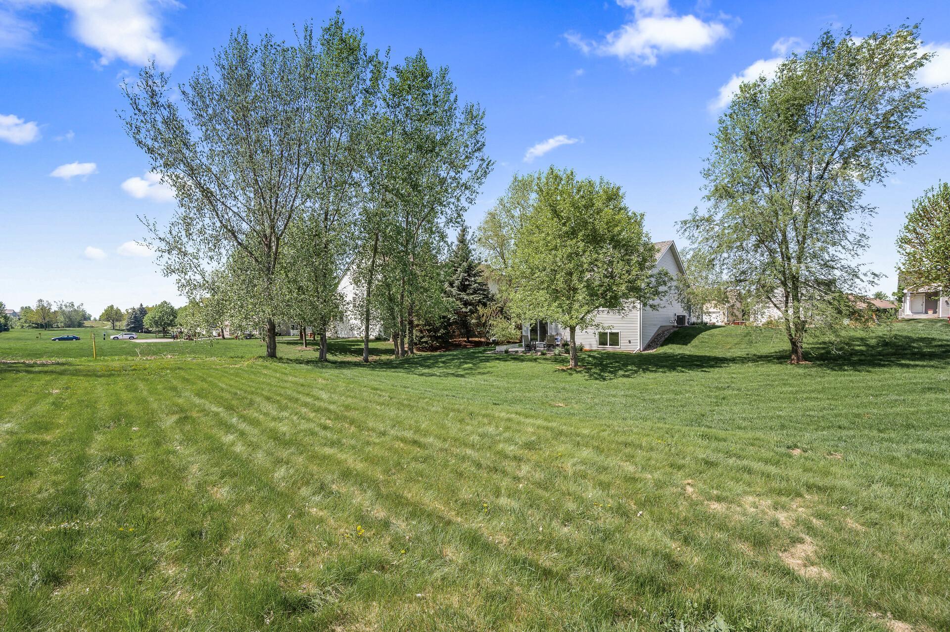10733 Knollwood Lane, Woodbury, Minnesota image 38