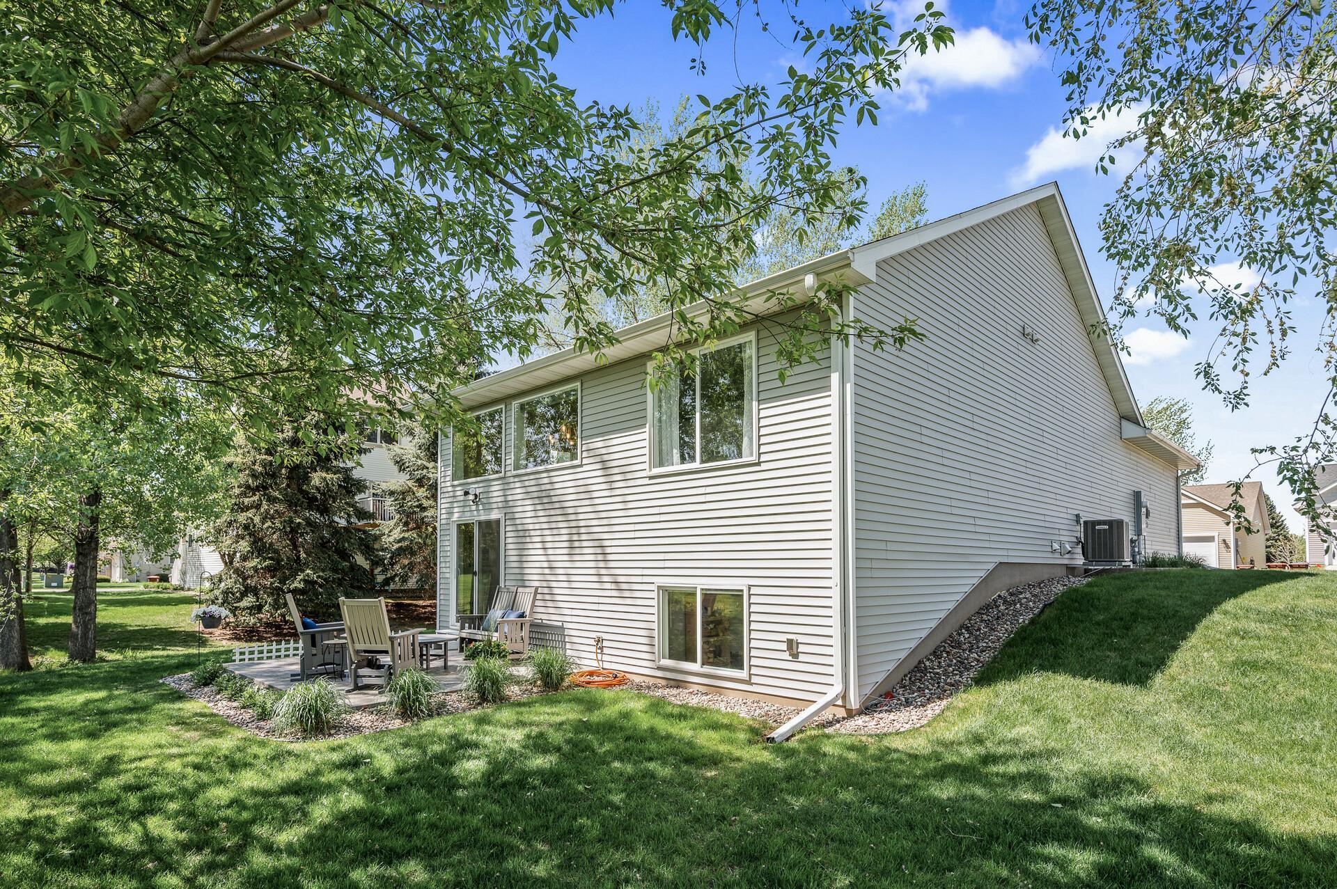 10733 Knollwood Lane, Woodbury, Minnesota image 33