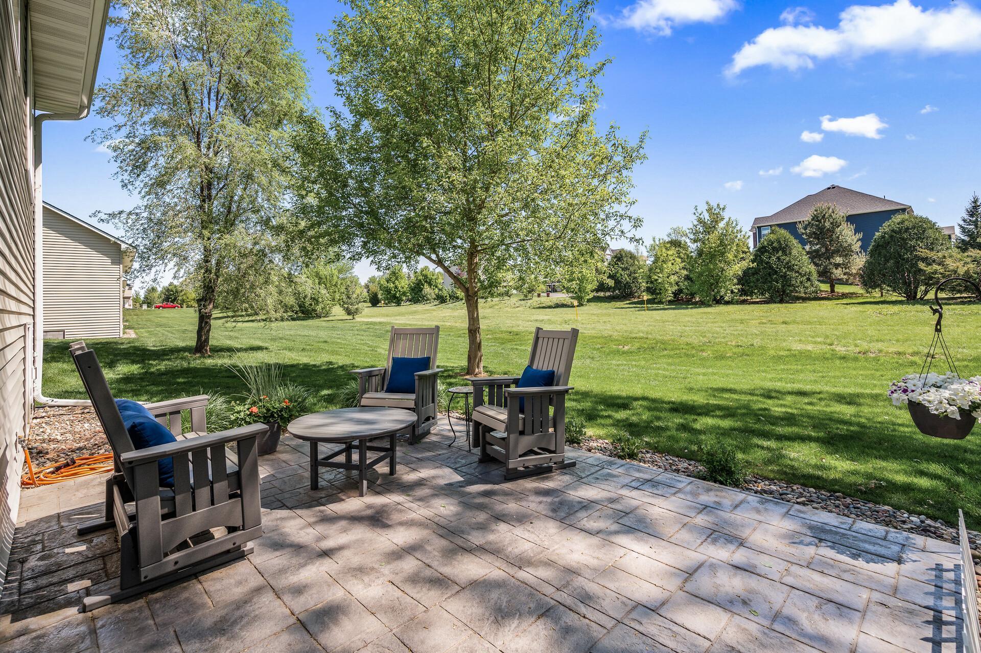10733 Knollwood Lane, Woodbury, Minnesota image 37