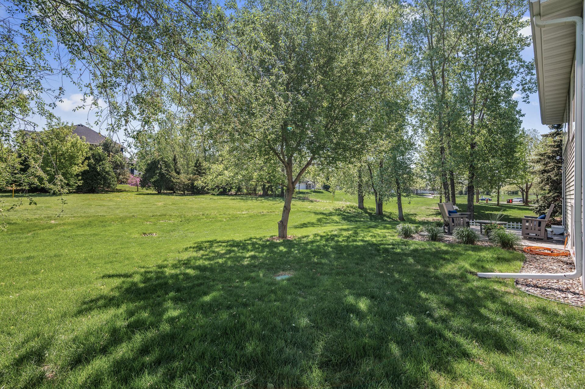 10733 Knollwood Lane, Woodbury, Minnesota image 39