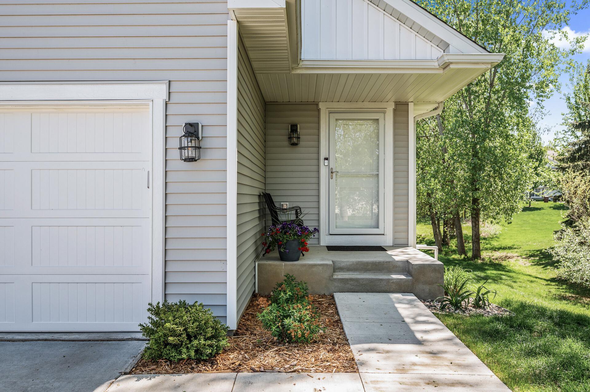 10733 Knollwood Lane, Woodbury, Minnesota image 4