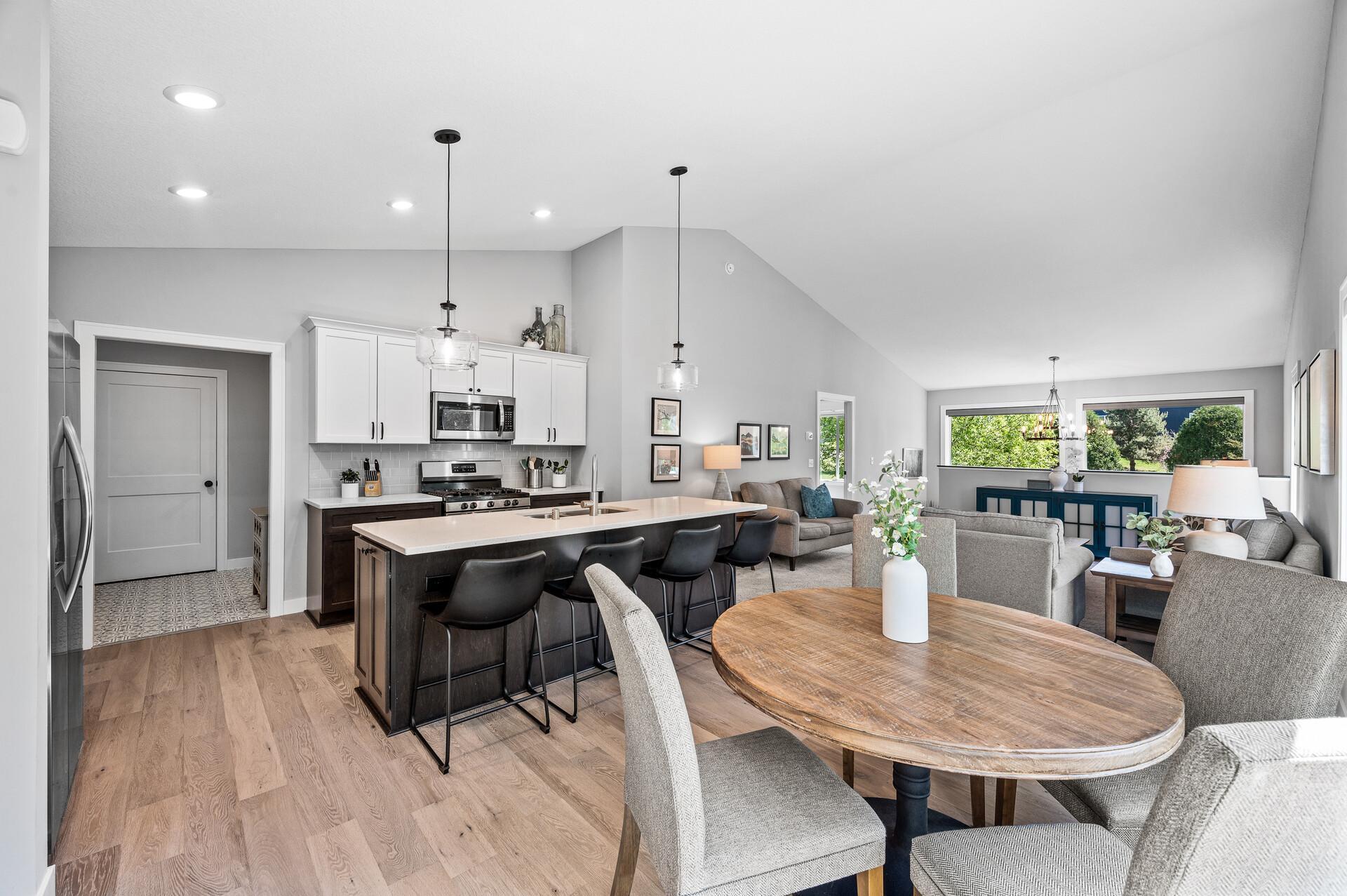 10733 Knollwood Lane, Woodbury, Minnesota image 6