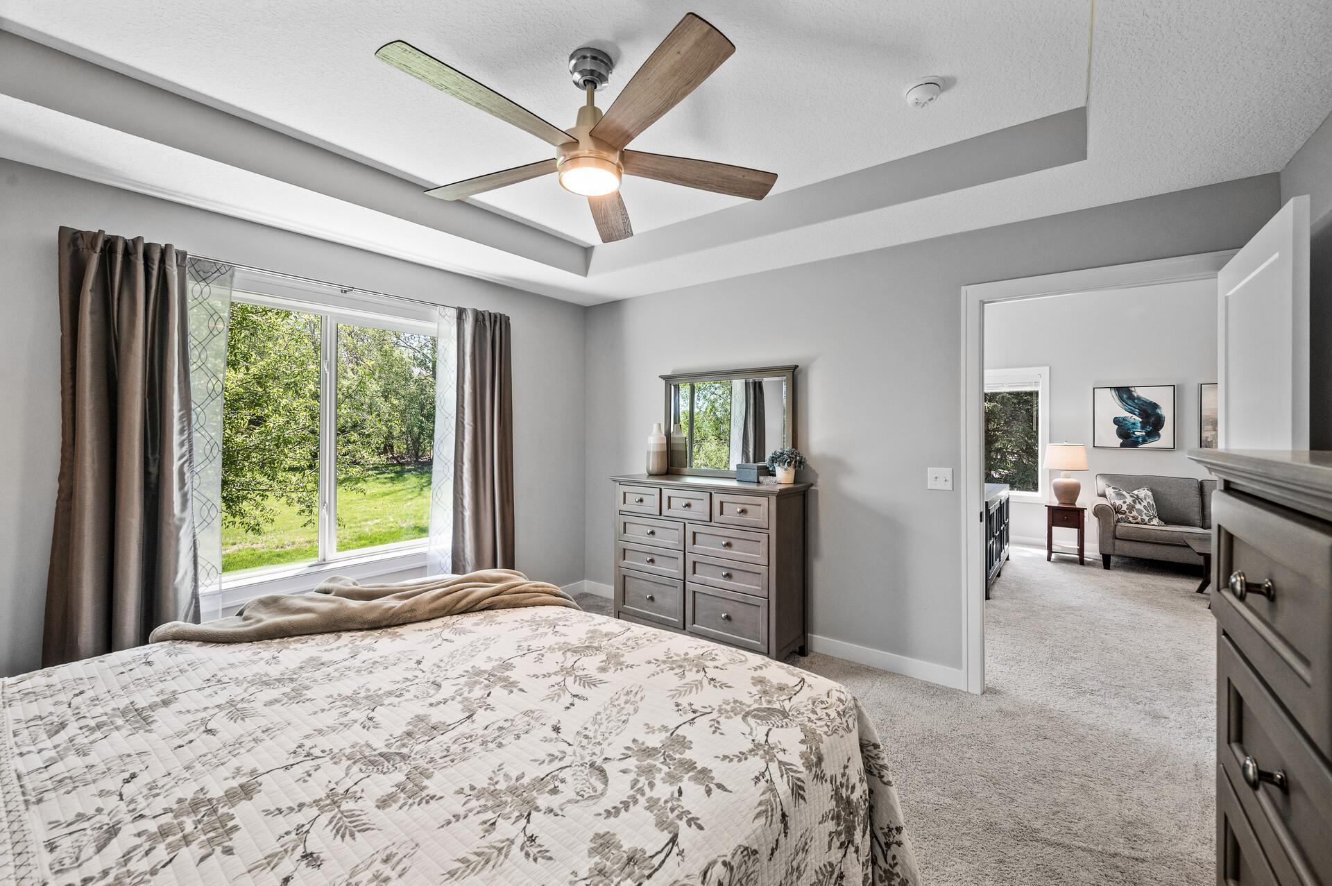 10733 Knollwood Lane, Woodbury, Minnesota image 17