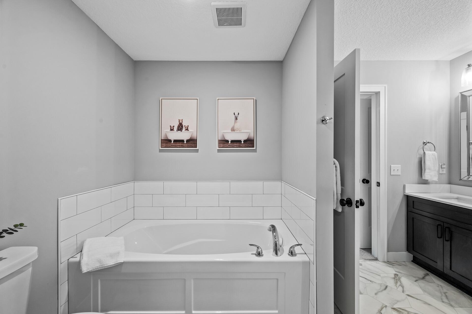 10733 Knollwood Lane, Woodbury, Minnesota image 20