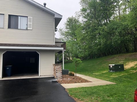 Townhouse For Sale - 7626 Wedgewood Court<br/> Hennepin County, Maple Grove, MN 55311