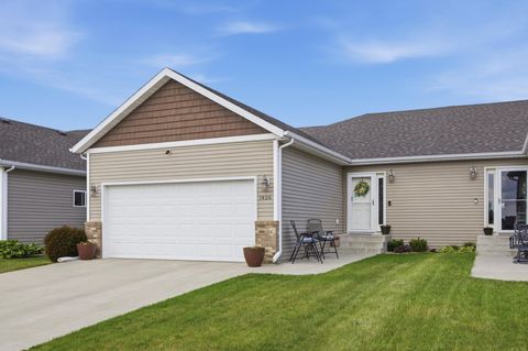Townhouse For Sale - 1426 Goldenwood Drive<br/> West Fargo, ND 58078
