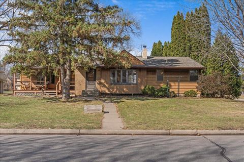 Homes For Sale - 2755 Huron Street<br/> Ramsey County, Saint Paul, MN 55113