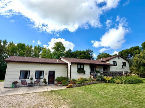 Homes For Sale - 40624 Highway 11<br/> Roseau County, Roseau, MN 56751