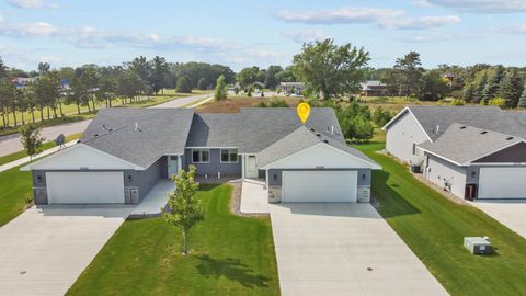 Townhouse For Sale - 38768 Maple Court<br/> Chisago County, North Branch, MN 55056