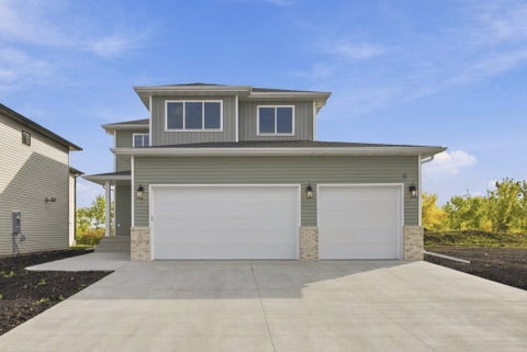 Homes For Sale - 979 61st Avenue<br/> West Fargo, ND 58078