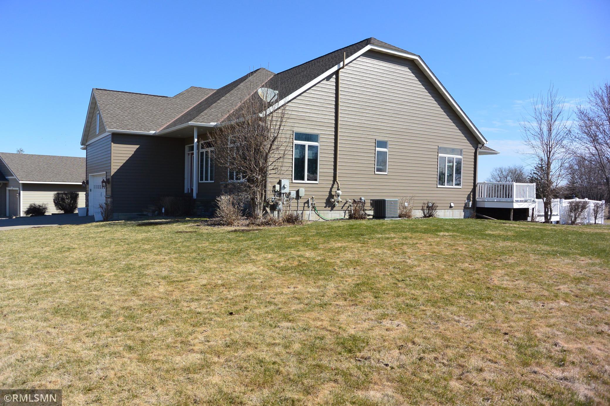 104 Fairway Drive, Glencoe, Minnesota image 3