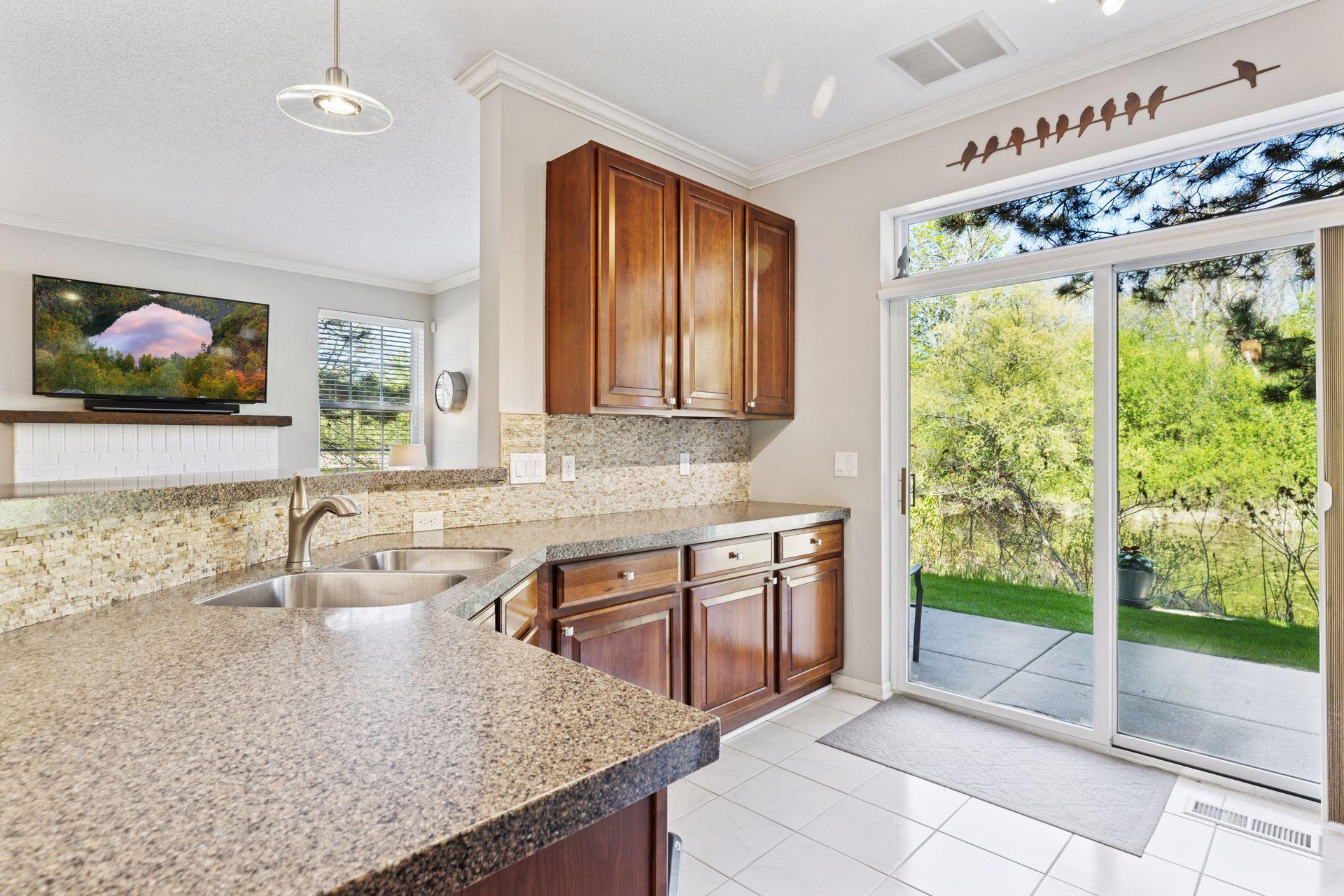 9010 Comstock Lane, Maple Grove, Minnesota image 18