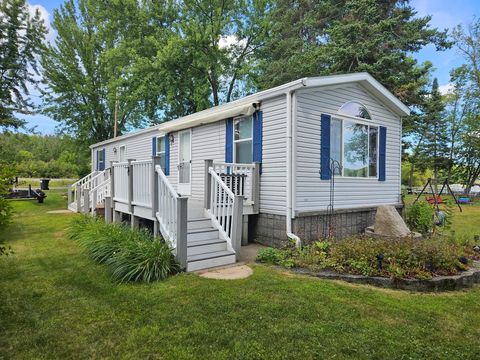 Homes For Sale - 10272 Lakeside Drive<br/> Finlayson, MN 55735