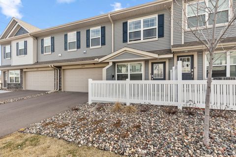 Townhouse For Sale - 3040 Cedar Street<br/> Ramsey County, Saint Paul, MN 55117