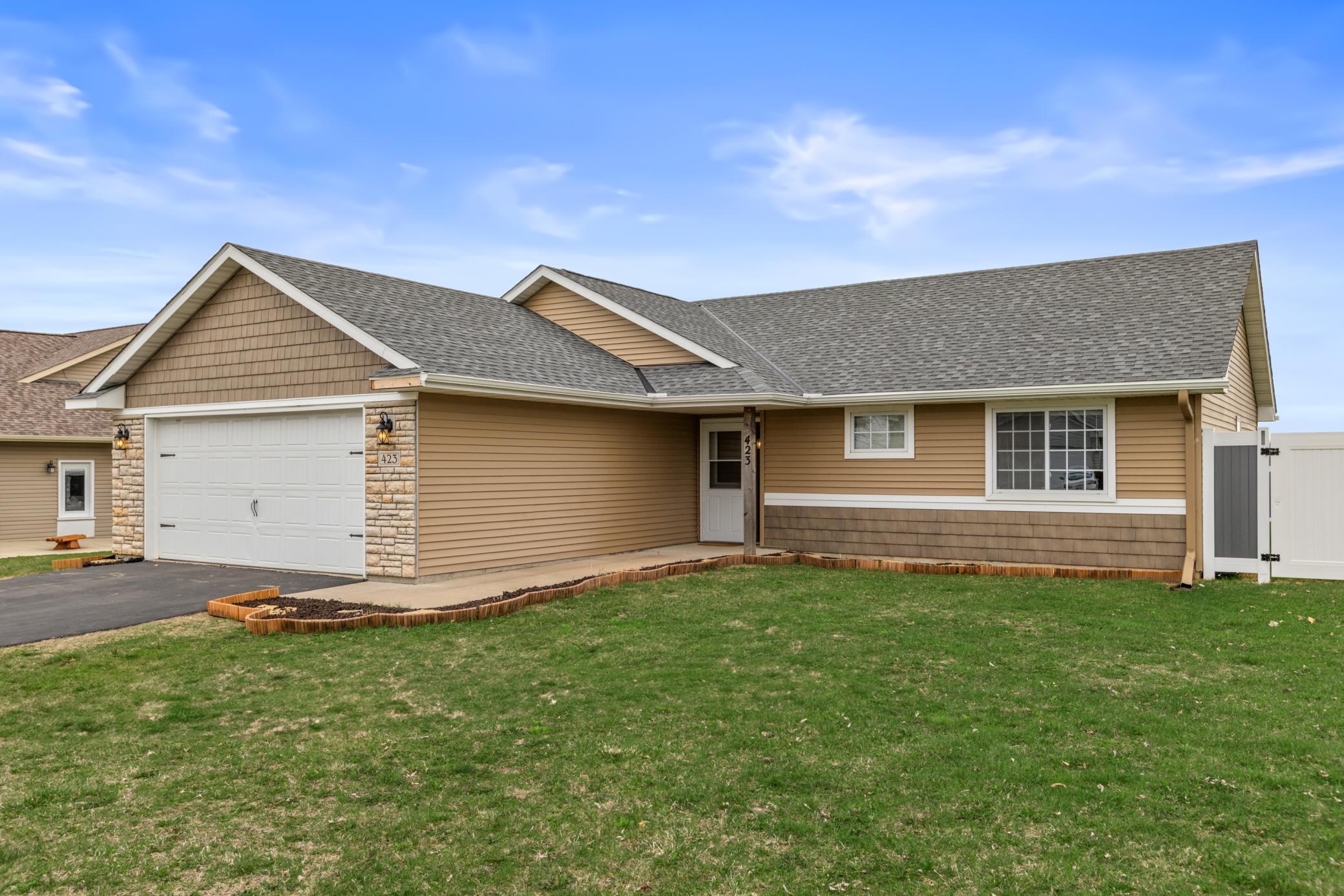423 W Overlook Drive, Ellsworth, Wisconsin image 2