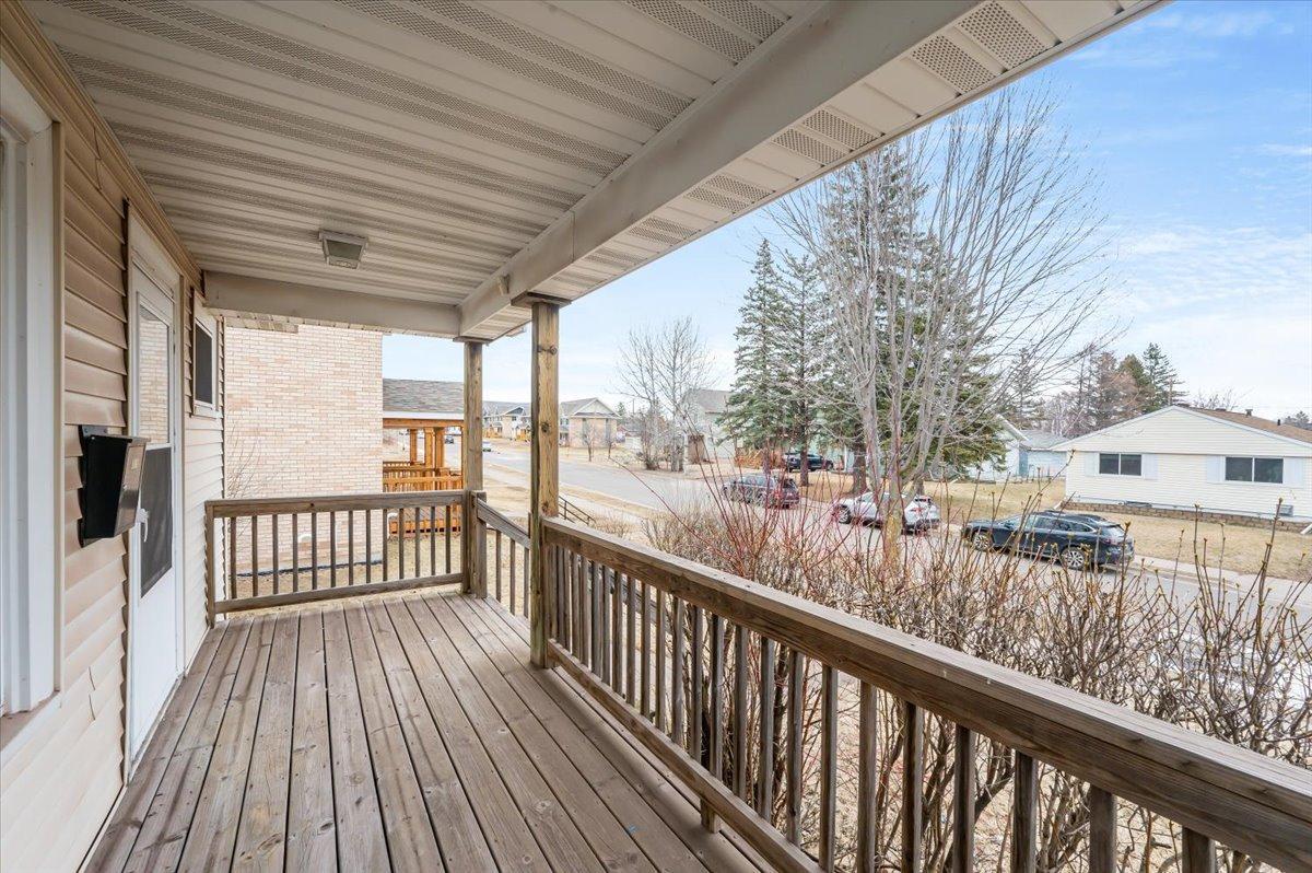 315 S 71st Avenue, Duluth, Minnesota image 2