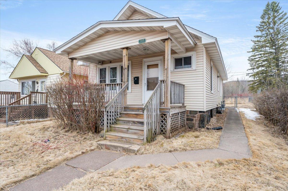 315 S 71st Avenue, Duluth, Minnesota image 1