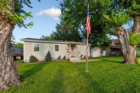 Homes For Sale - 511 Division Street<br/> Waterville, MN 56096