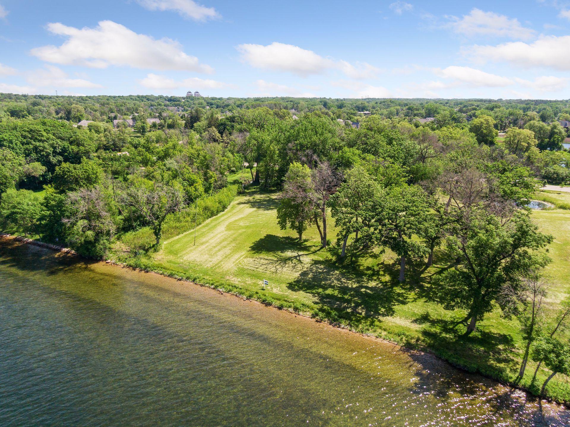 535 Bushaway Road, Wayzata, Minnesota image 9