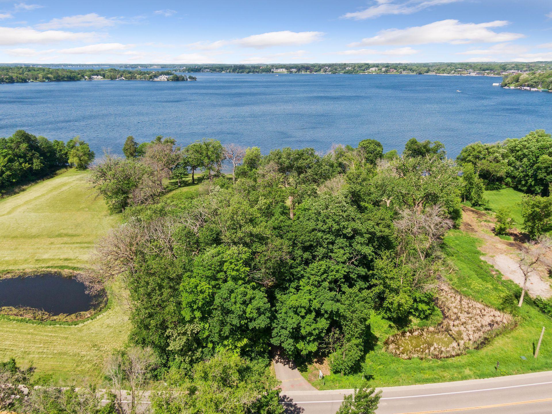 535 Bushaway Road, Wayzata, Minnesota image 8