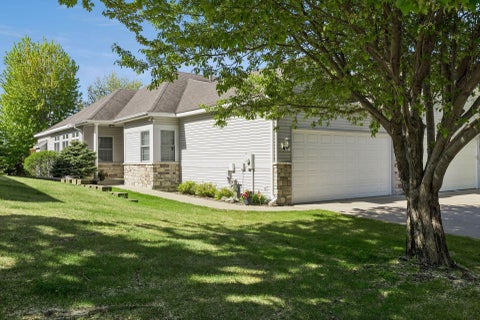 Townhouse For Sale - 724 Gilfillan Lane<br/> Saint Paul, MN 55127