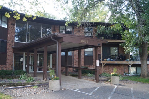 Condo For Sale - 10113 W 34th Street<br/> Hopkins, MN 55305