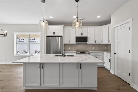 Townhouse For Sale - 12745 292nd Lane<br/> Lindstrom, MN 55045