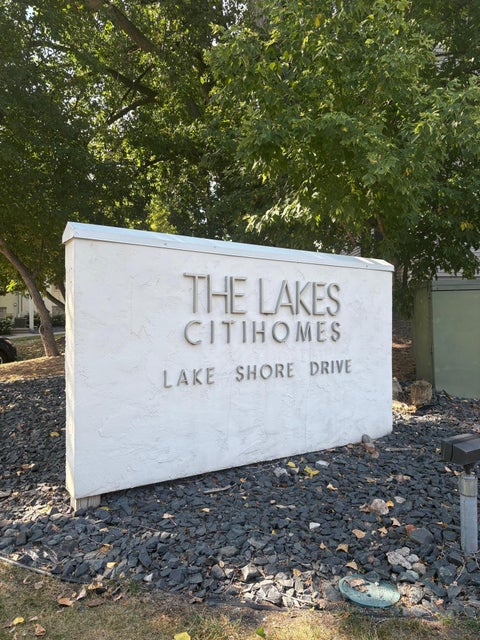 Condo For Sale - 3059 Lake Shore Drive<br/> Hennepin County, Minneapolis, MN 55416