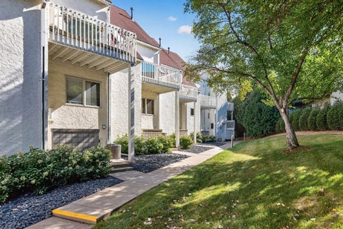 Condo For Sale - 3059 Lake Shore Drive<br/> Hennepin County, Minneapolis, MN 55416