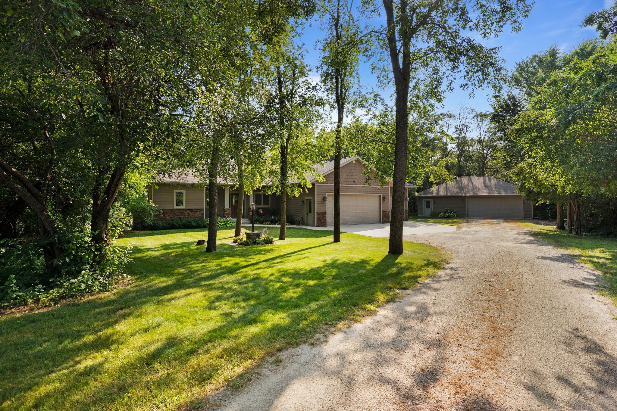10060 SW 82nd Avenue, Ellendale, Minnesota image 1