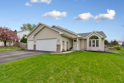 Homes For Sale - 1435 Springwood Lane<br/> Rice County, Faribault, MN 55021