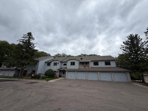 Condo For Sale - 1570 Wheelock Lane<br/> Saint Paul, MN 55117