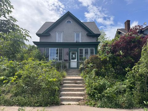 Homes For Sale - 3820 Elliot Avenue<br/> Minneapolis, MN 55407