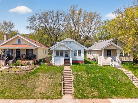 Homes For Sale - 2711 W 9th Street<br/> Duluth, MN 55806