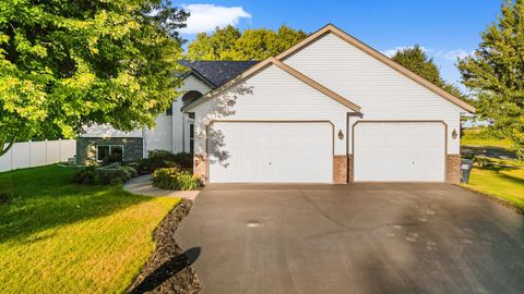 Homes For Sale - 14421 Raven Court<br/> Prior Lake, MN 55372