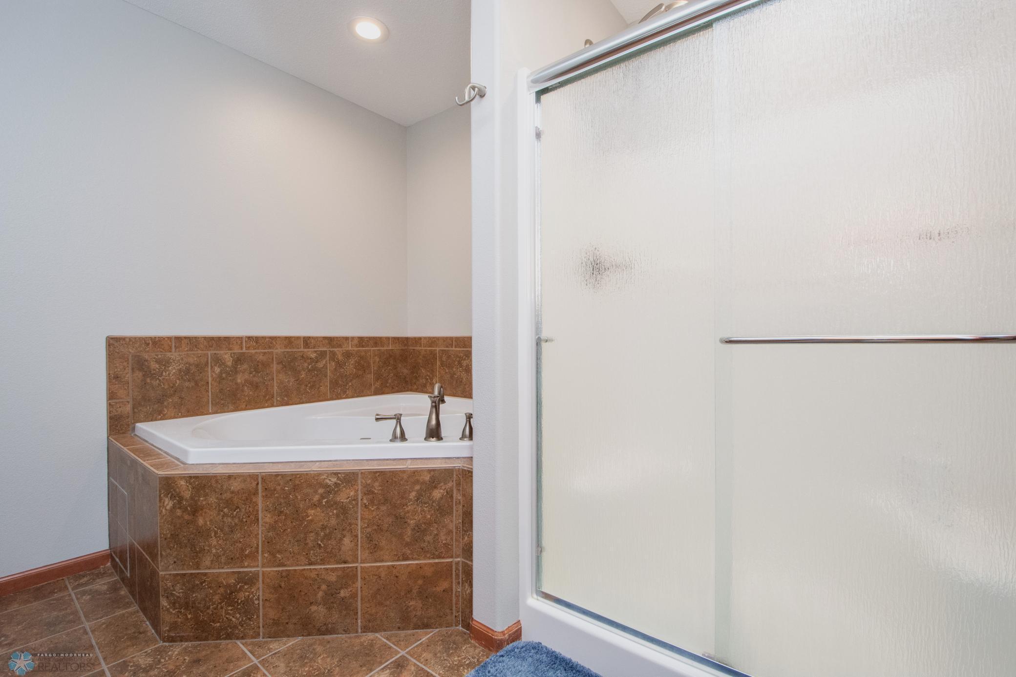 1766 Evergreen Way, West Fargo, North Dakota image 36