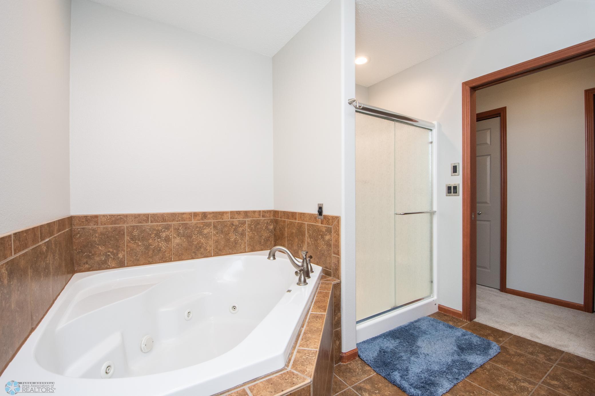 1766 Evergreen Way, West Fargo, North Dakota image 37