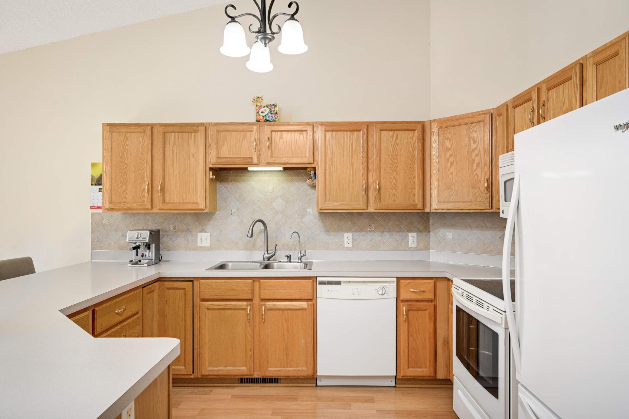 11843 River Hills Drive, Burnsville, Minnesota image 3