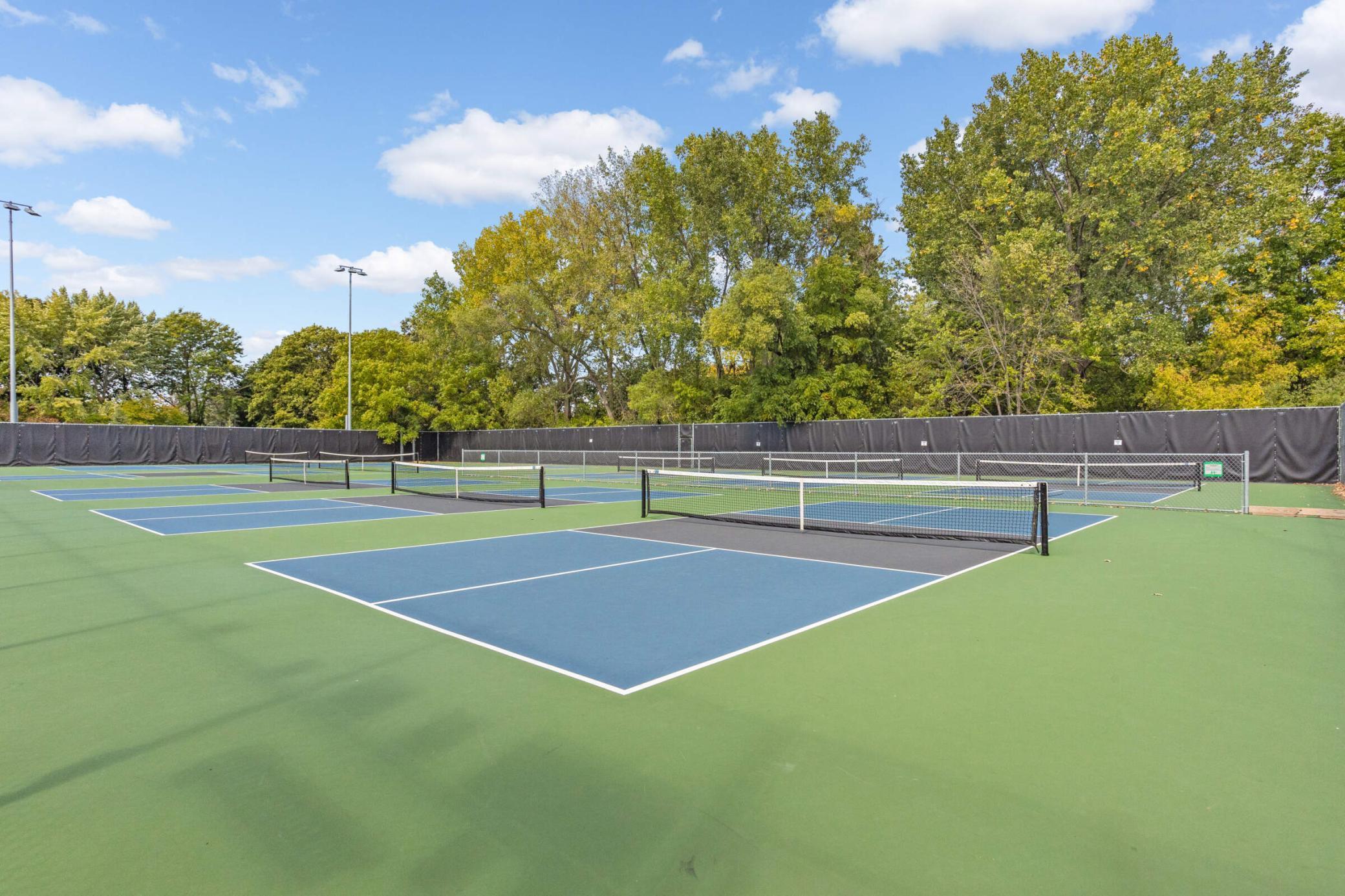 11843 River Hills Drive, Burnsville, Minnesota image 26
