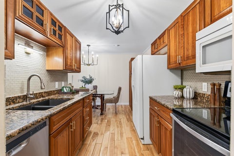 Condo For Sale - 205 Barry Avenue<br/> Wayzata, MN 55391