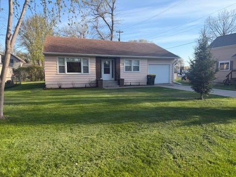 Homes For Sale - 305 W Pacific Avenue<br/> Atwater, MN 56209