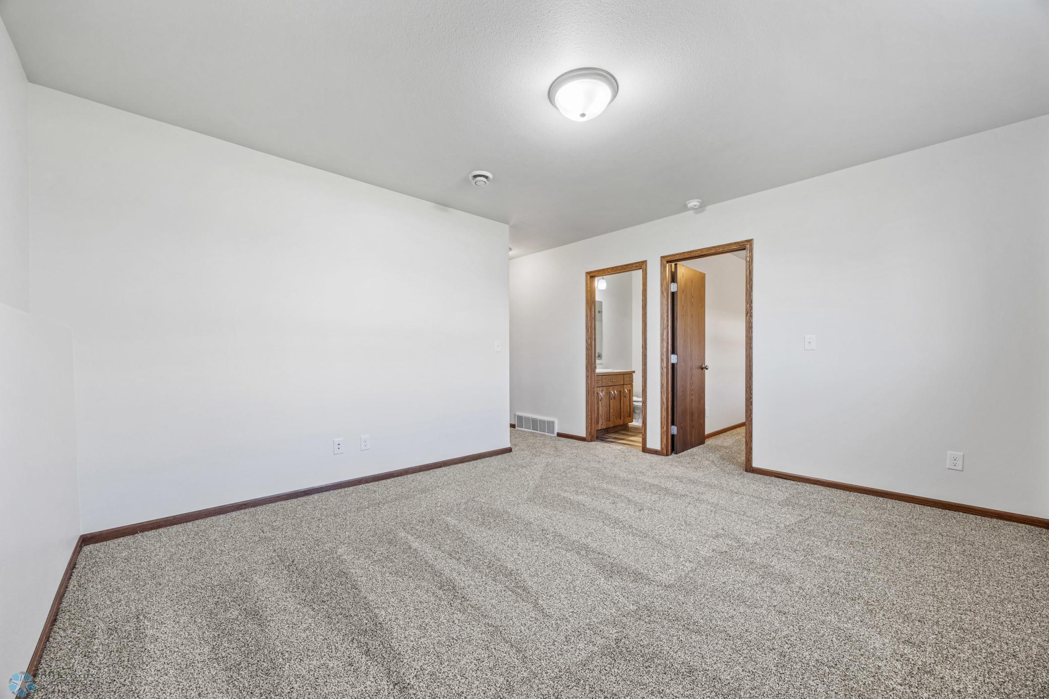 1236 S Beach Way, West Fargo, North Dakota image 17