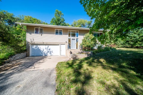 Homes For Sale - 359 Riverview Heights Drive<br/> Rochester, MN 55906