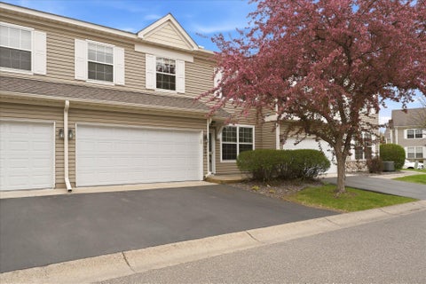 Townhouse For Sale - 18902 96th Place<br/> Maple Grove, MN 55311