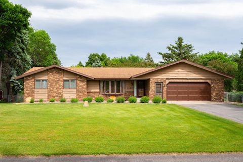 Homes For Sale - 1448 Wildwood Road<br/> Saint Cloud, MN 56303