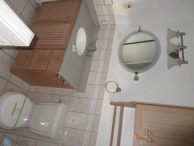 Barnesville, Minnesota 56514, United States, 3 Bedrooms Bedrooms, ,2 BathroomsBathrooms,Residential,Pending,55000