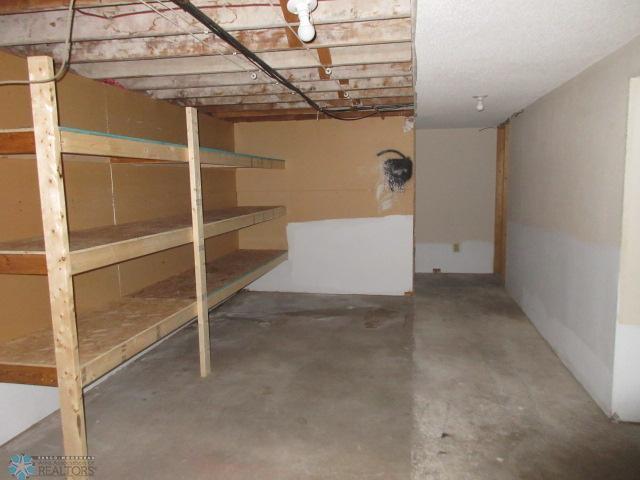 Barnesville, Minnesota 56514, United States, 3 Bedrooms Bedrooms, ,2 BathroomsBathrooms,Residential,Pending,55000