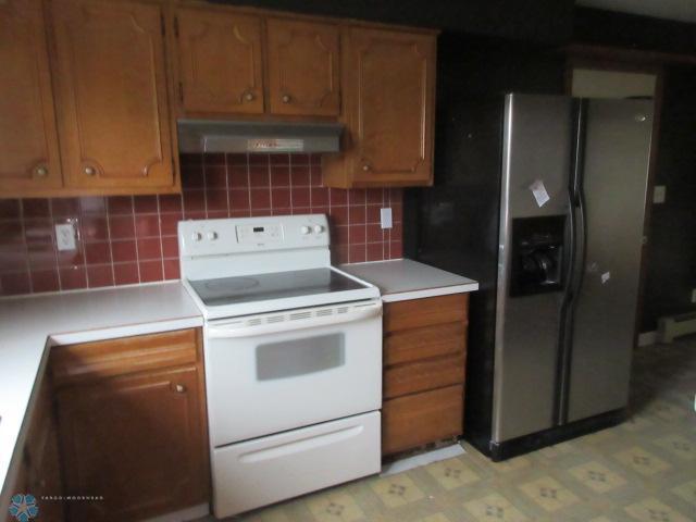 Barnesville, Minnesota 56514, United States, 3 Bedrooms Bedrooms, ,2 BathroomsBathrooms,Residential,Pending,55000